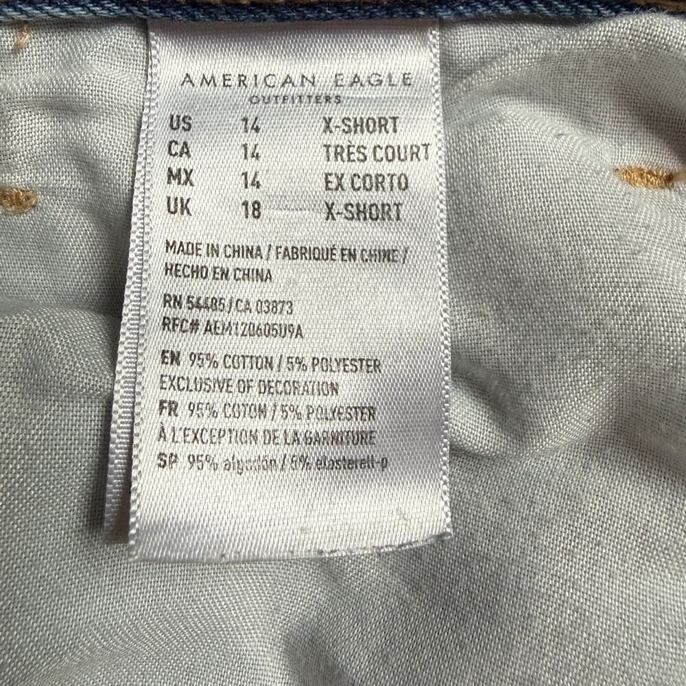 Distressed American Eagle Mom Jeans 14 X-Short - Picture 5 of 6